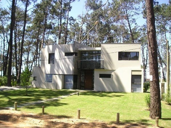 Casa en alquiler muy cómoda y muy agradable para veranear en el corazón de Montoya, La Barra.