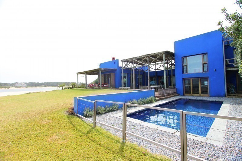 La Oveja Primera Linea