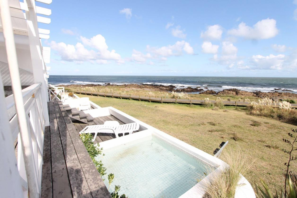 Departamento en venta primera linea al mar