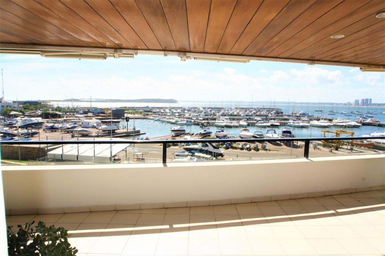 Departamento premium frente al puerto