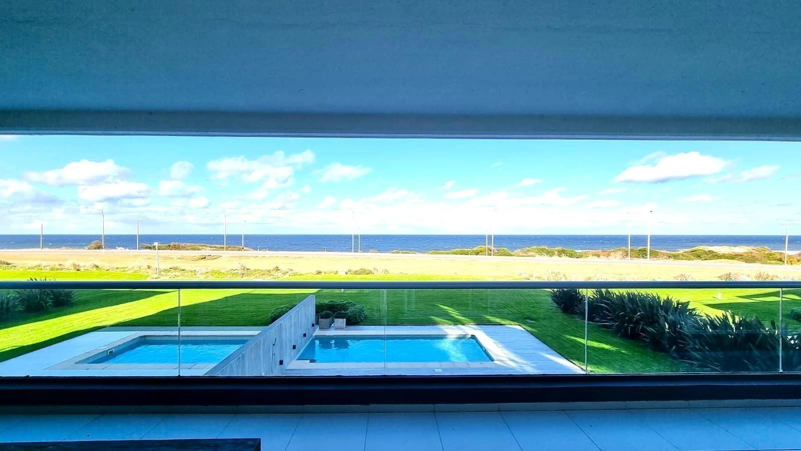 Departamento en venta y alquiler en Tiburon Terrazas frente a Playa Brava