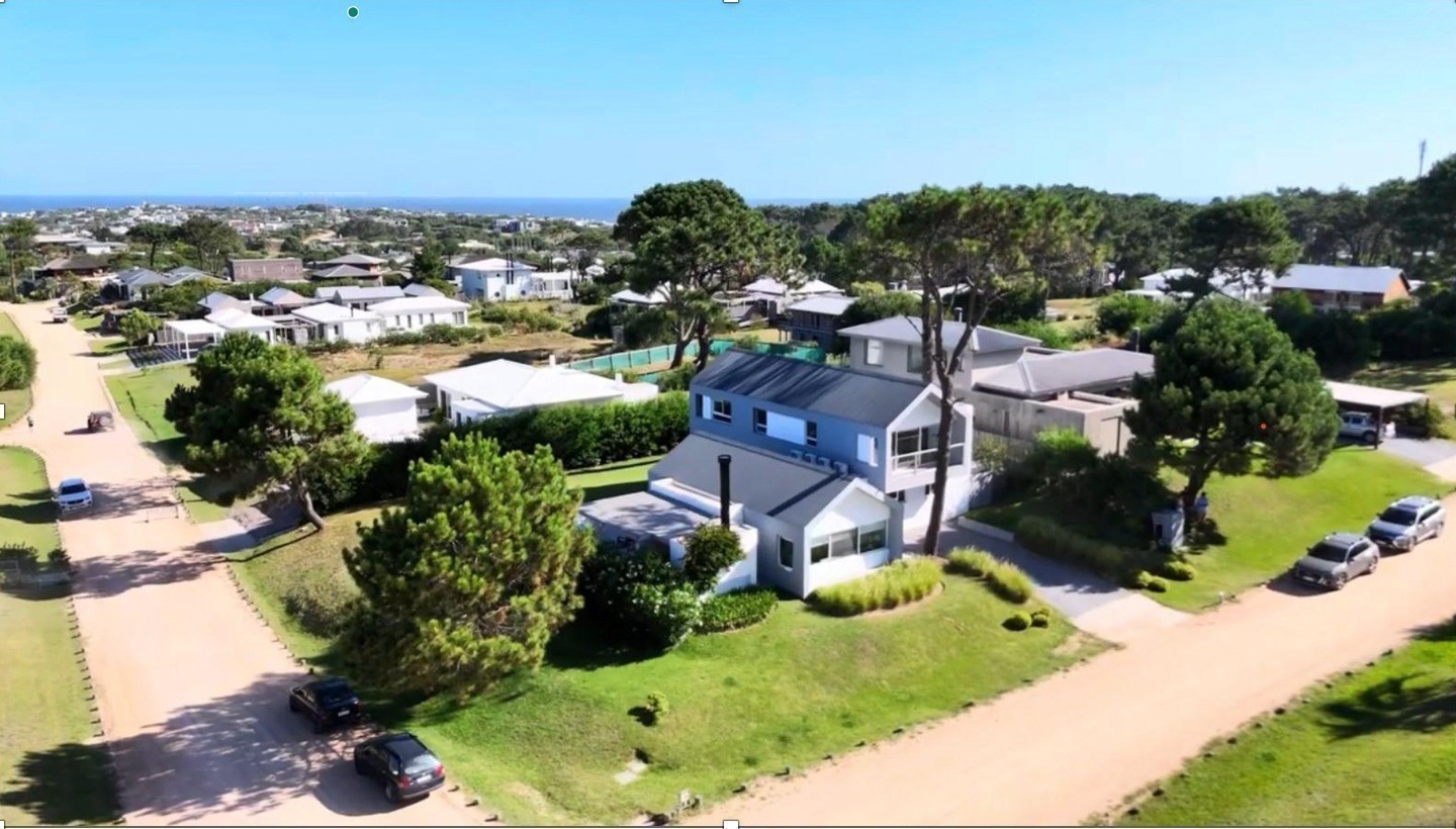 Casa en alquiler y venta en Jose Ignacio con vista al mar