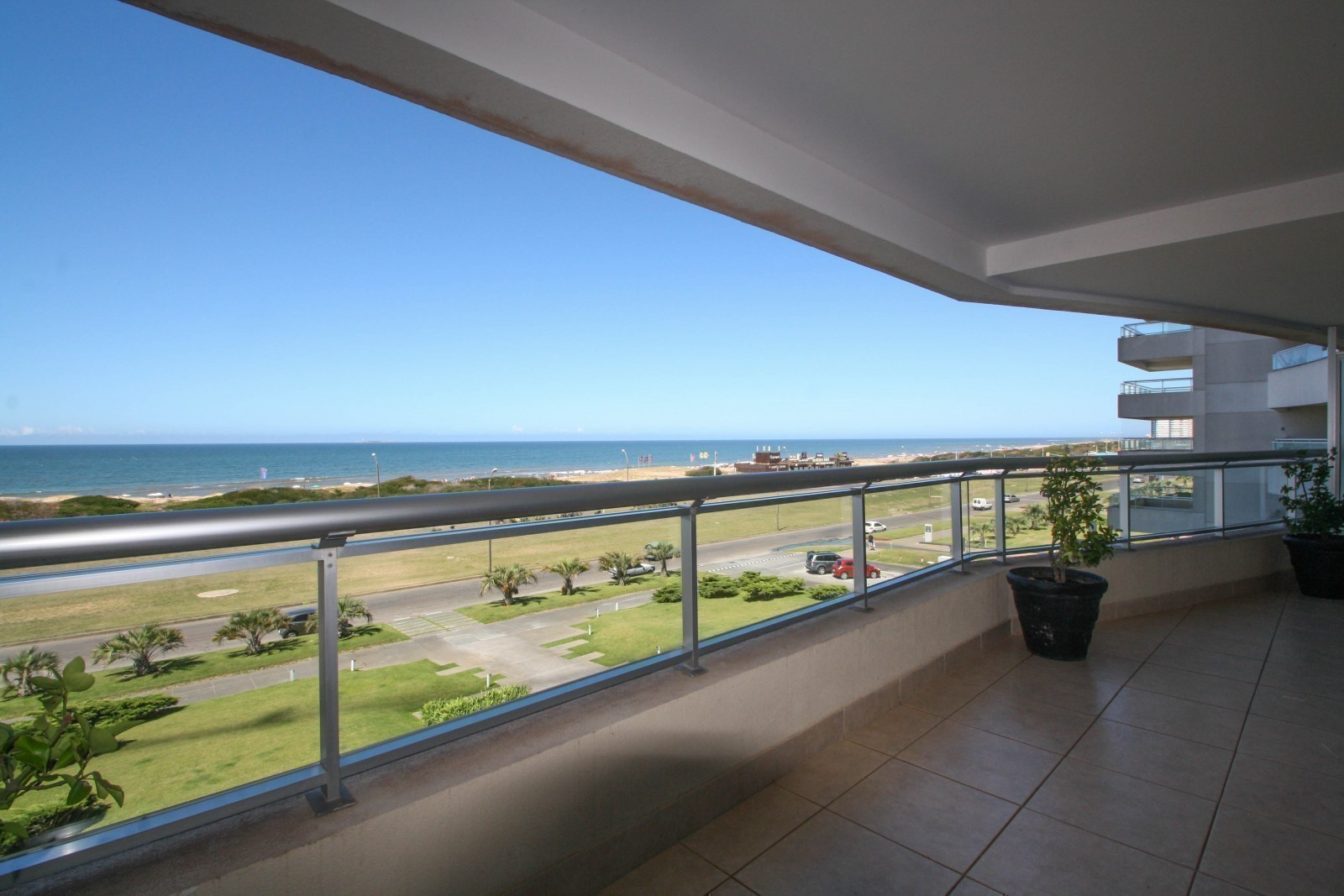 Torre Lobos, Departamento en venta y Alquiler, Brava primera linea, Punta del Este