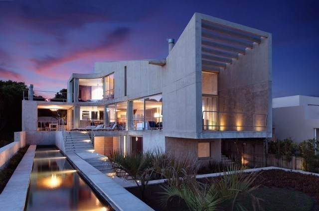 Excelente casa minimalista en Punta Piedras con hermosa vista al mar
