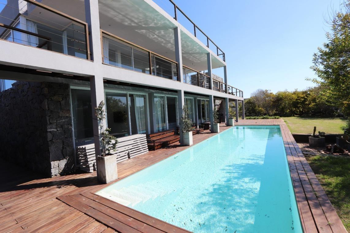 Moderna Casa a pasos del Mar en Jose Ignacio