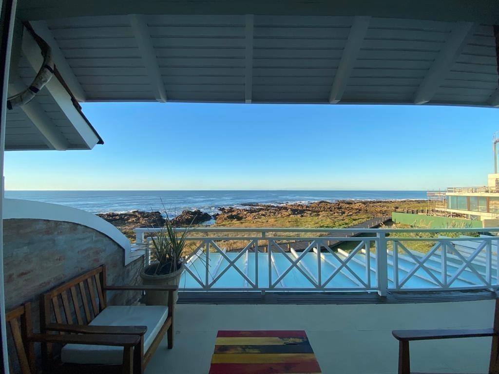 Excelente Penthouse 2 dorm frente al mar en Montoya