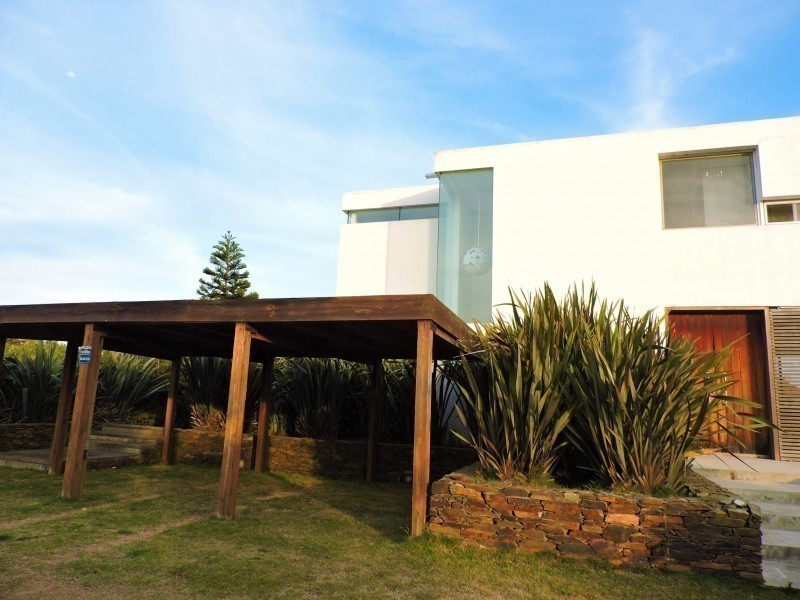 La Familia - Punta Piedras