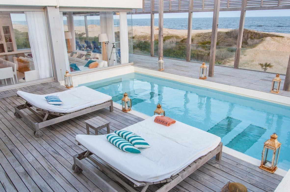 Espectacular casa sobre la arena en Jose Ignacio