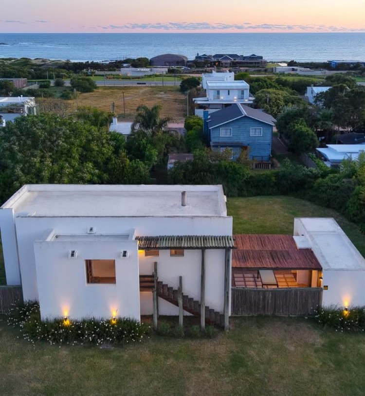 Casa con pileta y vista al mar en La Juanita