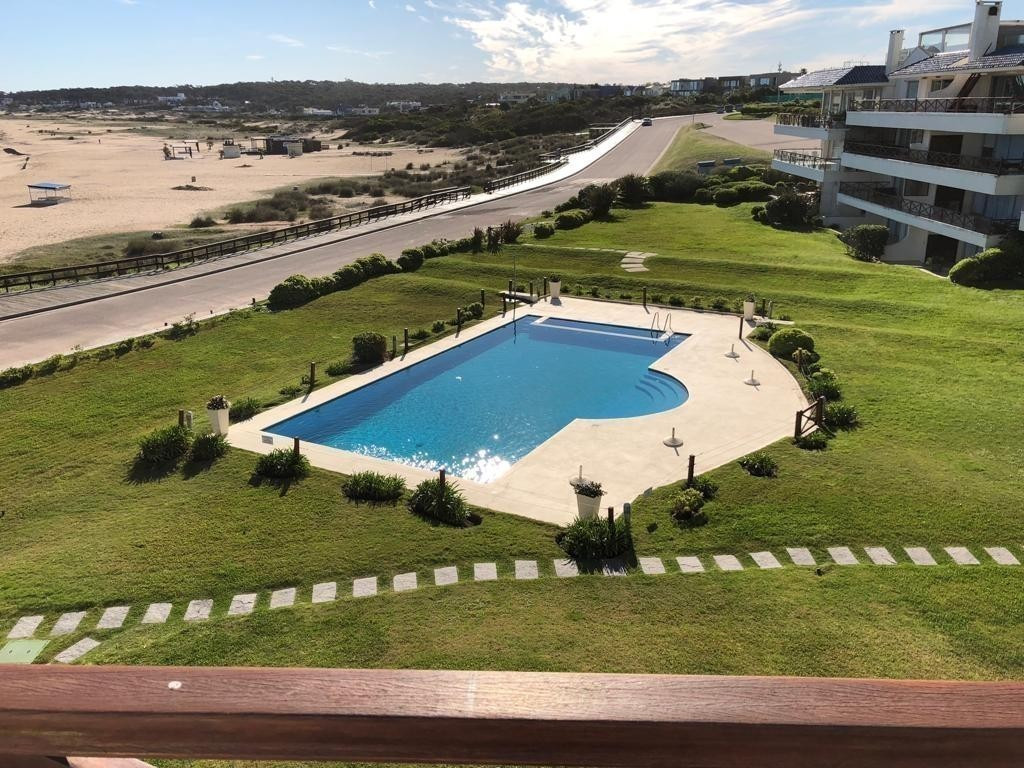 Departamento en alquiler con vista al mar