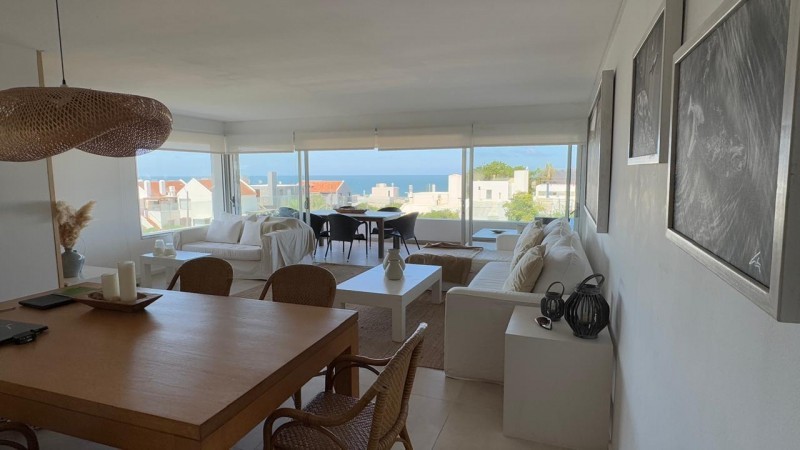 Esturion UNO 105 penthouse