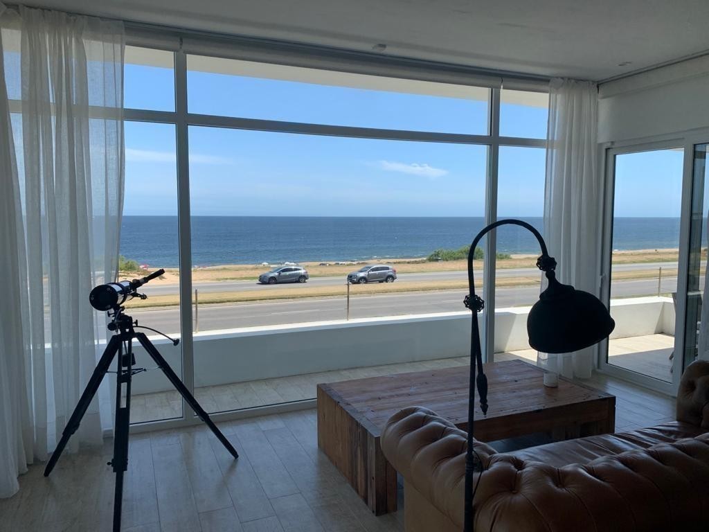 Casa moderna frente al mar en La Mansa