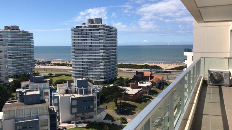 Cómodo y moderno edificio con increible vista al mar