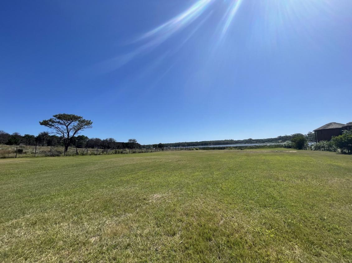 Excelente Terreno en Laguna estates con Costa Laguna