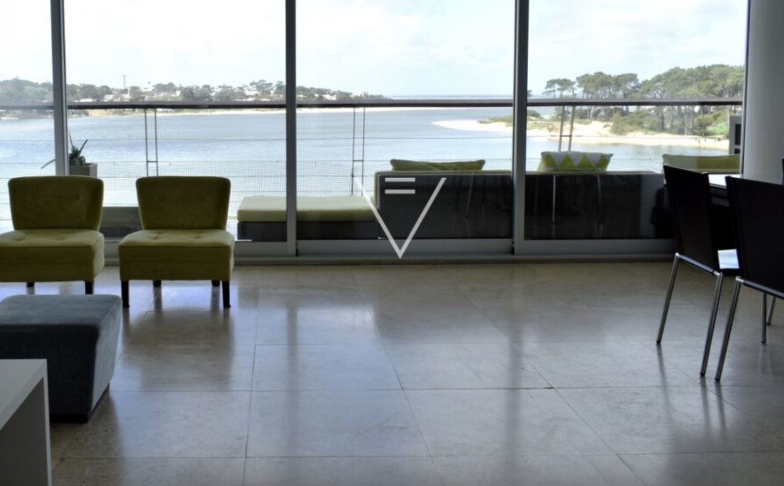 Delamar de 3 dormitorios con vista al agua