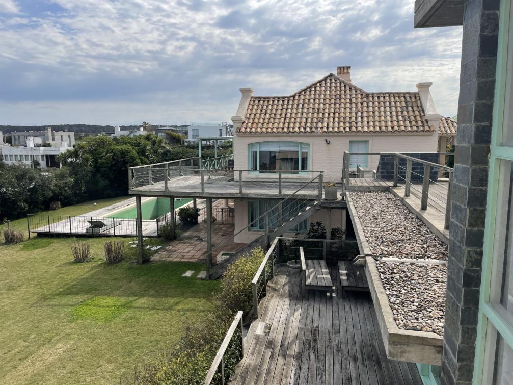 Casa en el pueblo de Jose Ignacio con pileta