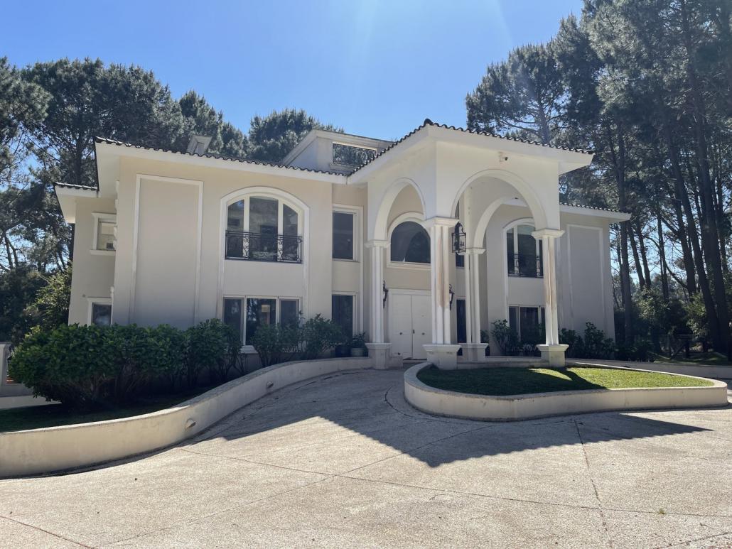 Impresionante casa en venta en Club del Lago