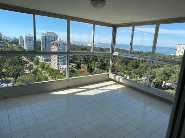Piso alto en Roosvelt para alquiler 3 dorm y dep