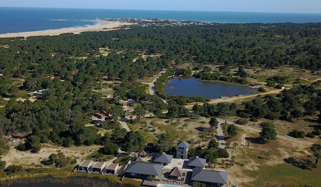Exclusivos lotes en Barrio Privado en Laguna Escondida
