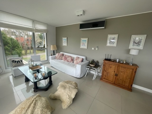 Departamento 2 dorm en Rincon del Indio en venta y alquiler a una cuadra del mar