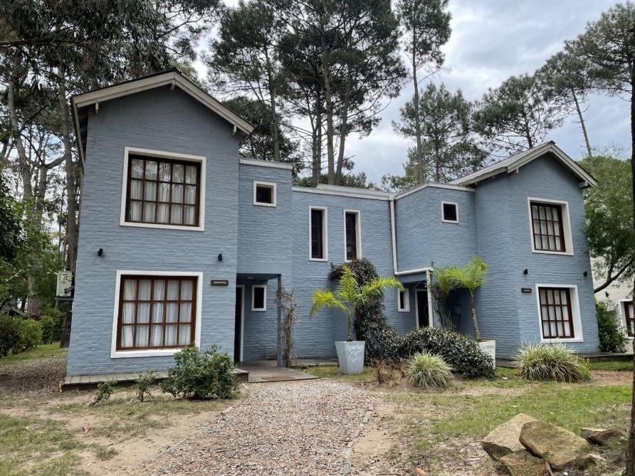 Cómoda y simpatica casa ubicada en barrio privado Solanas Country