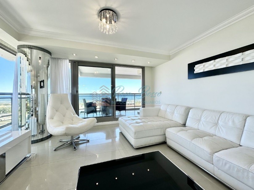 Excelente depto esquinero 3 dorm y dep en torre premiun frente a Playa Brava