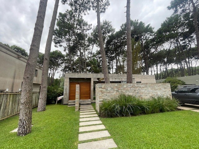 Casa en venta en barrio privado Rincon del Indio