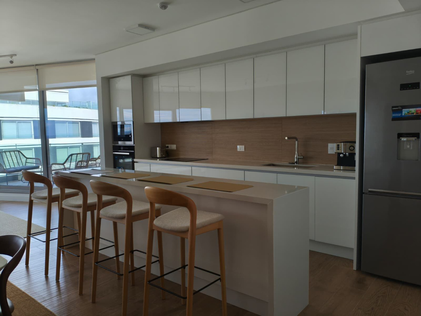 Moderno dpto en edificio con  servicios y amenities premium 